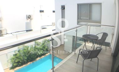 Casa con piscina en venta en urbanización sector sur, Manta Ecuador