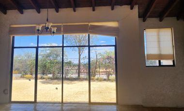 Casa en venta con alberca en Ixtapan de la Sal en Residencial Cipres