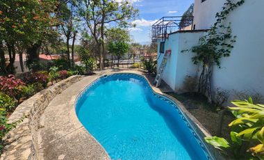 Casa en venta con alberca en Ixtapan de la Sal en Residencial Cipres