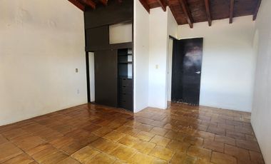 Casa en venta con alberca en Ixtapan de la Sal en Residencial Cipres