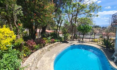 Casa en venta con alberca en Ixtapan de la Sal en Residencial Cipres