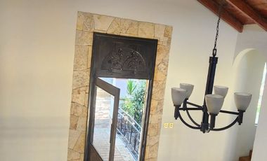 Casa en venta con alberca en Ixtapan de la Sal en Residencial Cipres