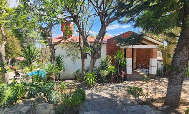 Casa en venta con alberca en Ixtapan de la Sal en Residencial Cipres