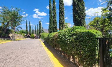 Casa en venta con alberca en Ixtapan de la Sal en Residencial Cipres