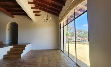 Casa en venta con alberca en Ixtapan de la Sal en Residencial Cipres