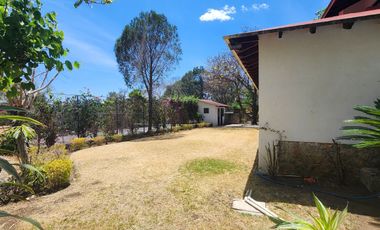 Casa en venta con alberca en Ixtapan de la Sal en Residencial Cipres