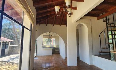 Casa en venta con alberca en Ixtapan de la Sal en Residencial Cipres