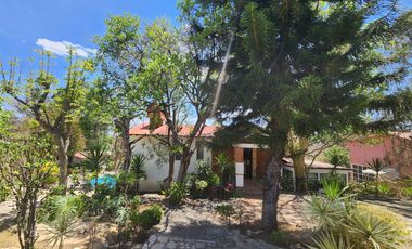 Casa en venta con alberca en Ixtapan de la Sal en Residencial Cipres