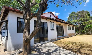 Casa en venta con alberca en Ixtapan de la Sal en Residencial Cipres
