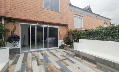 15A37 Casa en venta en el sector Castropol