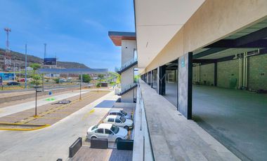 Renta de Locales Libremiento Norponiente Sonterra en Querétaro.