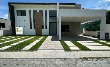 CASA EN VENTA EN LOMAS DE COCOYOC