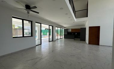 CASA EN VENTA EN LOMAS DE COCOYOC