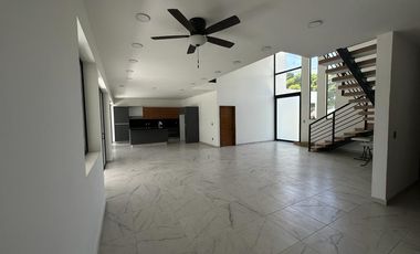 CASA EN VENTA EN LOMAS DE COCOYOC
