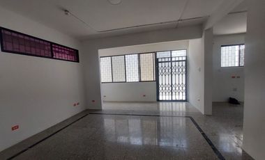 Kennedy Norte, Se renta excelente Casa 3 dormitorios