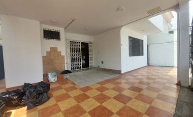 Kennedy Norte, Se renta excelente Casa 3 dormitorios