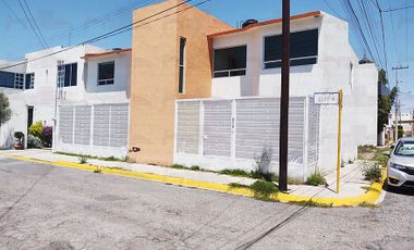 Amplia Casa en Venta en Real del Valle-Pachuca con acceso a varios puntos de la Ciudad.