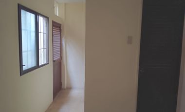 Casa rentera de venta en Sauces 5, 3 departamentos y 1 local.