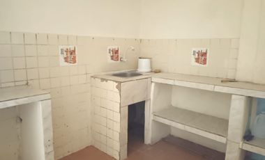 Casa rentera de venta en Sauces 5, 3 departamentos y 1 local.