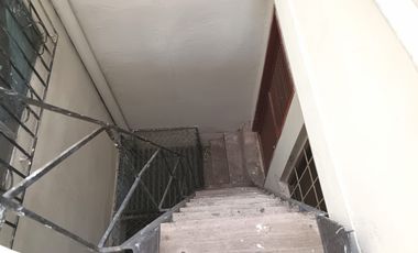 Casa rentera de venta en Sauces 5, 3 departamentos y 1 local.