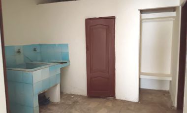 Casa rentera de venta en Sauces 5, 3 departamentos y 1 local.