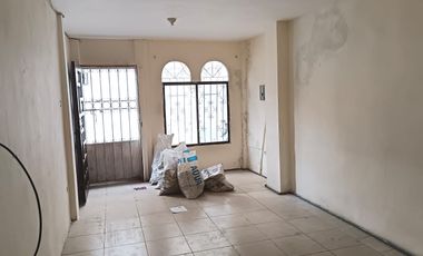 Casa rentera de venta en Sauces 5, 3 departamentos y 1 local.