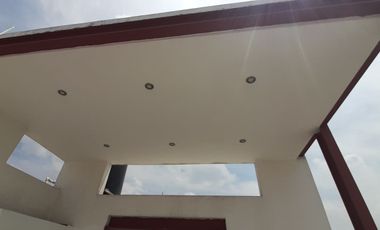 EDIFICIO EN VENTA EN ZAPOPAN LUJOSO 3 DEPARTAMENTOS, UN LOFT POR PISO Y UNA OFICINA