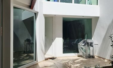EDIFICIO EN VENTA EN ZAPOPAN LUJOSO 3 DEPARTAMENTOS, UN LOFT POR PISO Y UNA OFICINA