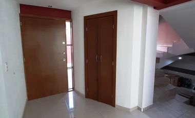 EDIFICIO EN VENTA EN ZAPOPAN LUJOSO 3 DEPARTAMENTOS, UN LOFT POR PISO Y UNA OFICINA