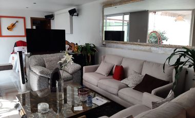EDIFICIO EN VENTA EN ZAPOPAN LUJOSO 3 DEPARTAMENTOS, UN LOFT POR PISO Y UNA OFICINA