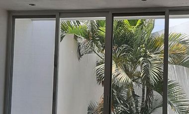 EDIFICIO EN VENTA EN ZAPOPAN LUJOSO 3 DEPARTAMENTOS, UN LOFT POR PISO Y UNA OFICINA