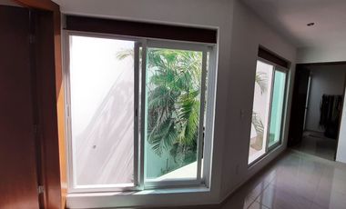 EDIFICIO EN VENTA EN ZAPOPAN LUJOSO 3 DEPARTAMENTOS, UN LOFT POR PISO Y UNA OFICINA