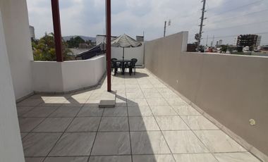 EDIFICIO EN VENTA EN ZAPOPAN LUJOSO 3 DEPARTAMENTOS, UN LOFT POR PISO Y UNA OFICINA