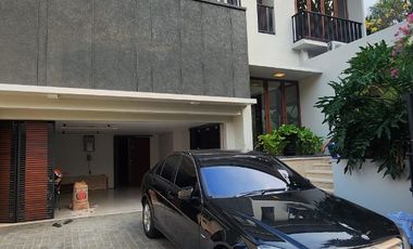 Rumah Mewah Strategis Area Cipete Jakarta Selatan