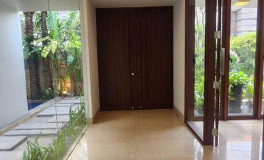 Rumah Mewah Strategis Area Cipete Jakarta Selatan