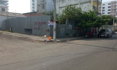 SE VENDE TERRENO ESQUINERO EN BAHIA DE CARAQUEZ