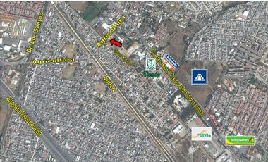 SE VENDE TERRENO CON NAVES INDUSTRIALES