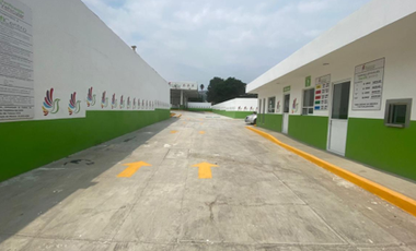 SE VENDE TERRENO CON NAVES INDUSTRIALES