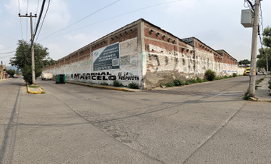 SE VENDE TERRENO CON NAVES INDUSTRIALES