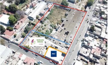 SE VENDE TERRENO CON NAVES INDUSTRIALES