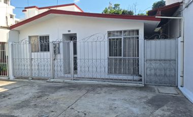 Casa de 3 recámaras en Col. Recursos Hidráulicos frente Colegio Morelos