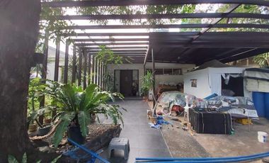 OLD HOUSE IN MAKATI FOR SALE!!! GOOD DEAL!!!