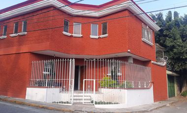 Se Vende Casa sola de tres recámaras en la Col. Vista Hermosa de Cuernavaca, Mor.