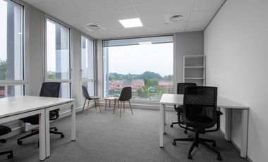 All-inclusive access to professional office space for 3 persons in Regus Park Centrale