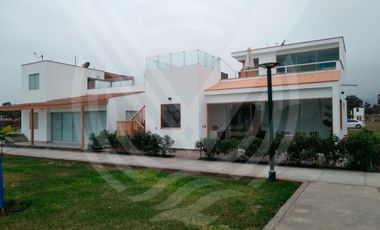 DE ESTRENO: CASA AMOBLADA EN CONDOMINIO DE CHOCAYA KM 92.5 (Campo y playa)