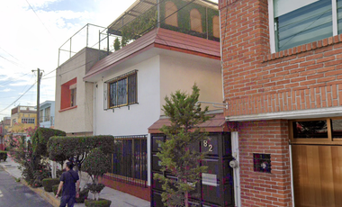 casa en venta en la colonia constitucion de 1917 cerca de metro