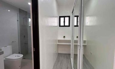 MODERN HOUSE FOR SALE NEAR KOREAN TOWN