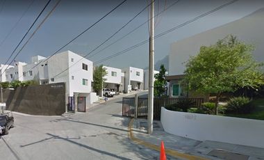 Oportunidad de Remate Bancario en 11 de Enero 191, Fracc. Huasteca Real 2, Loma Blanca, Santa Catarina-Nuevo León