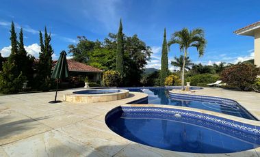 SE ALQUILA FINCA EN COPACABANA PARA TEMPORADA