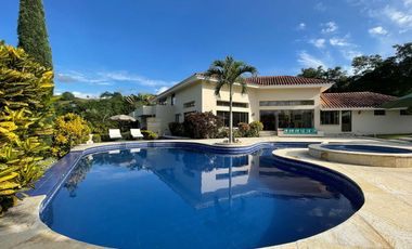 SE ALQUILA FINCA EN COPACABANA PARA TEMPORADA